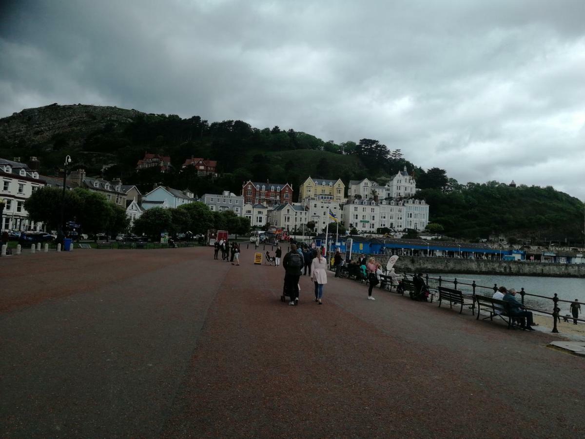 Overton Villa Hotel Llandudno Exterior photo