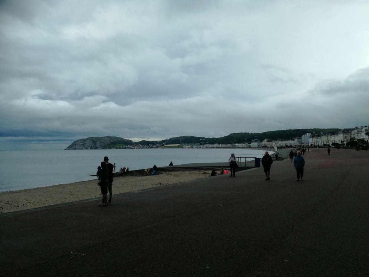 Overton Villa Hotel Llandudno Exterior photo